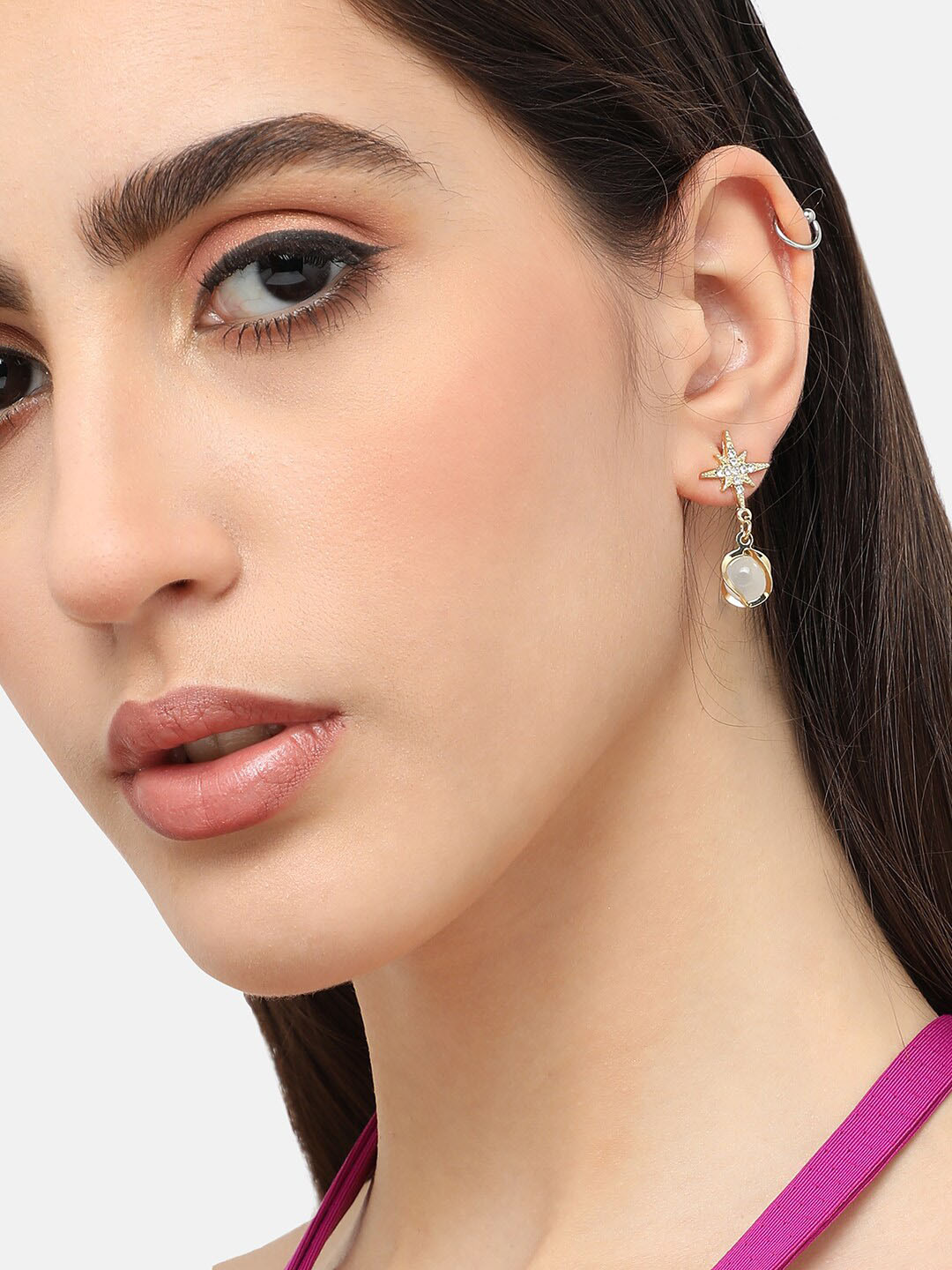 

SOHI Gold-Plated Contemporary Drop Earrings
