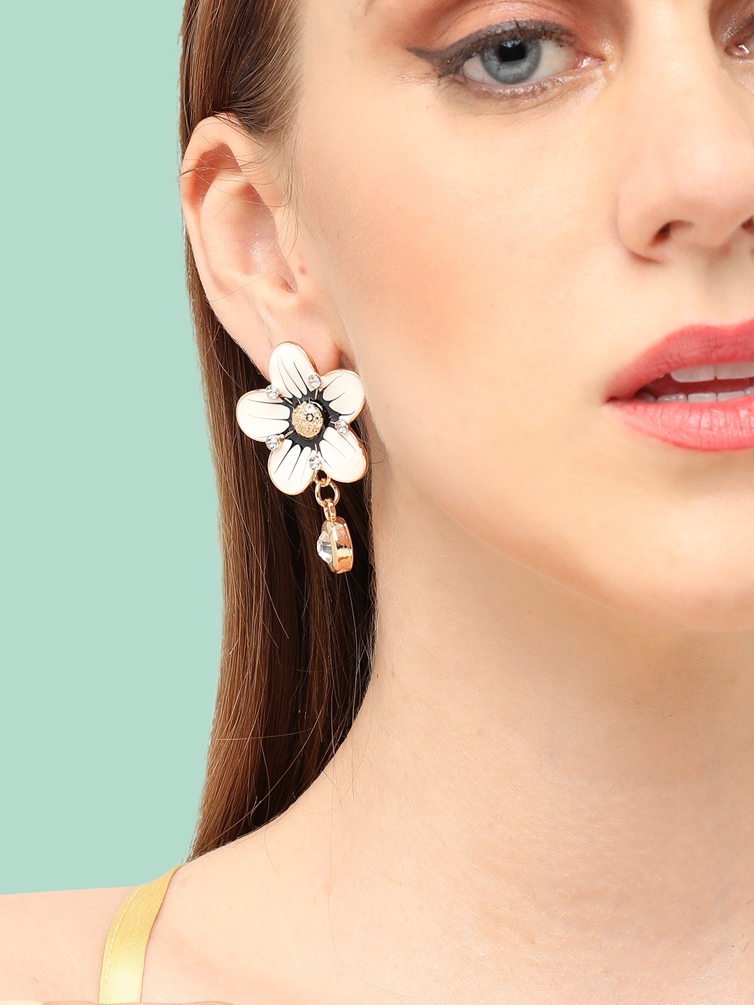 

SOHI Gold-Plated Floral Drop Earrings, White