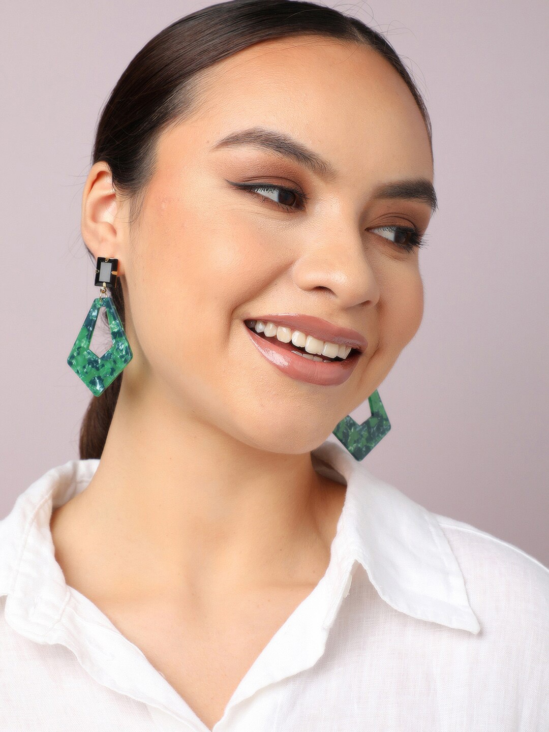 

SOHI Gold-Plated Geometric Drop Earrings, Green