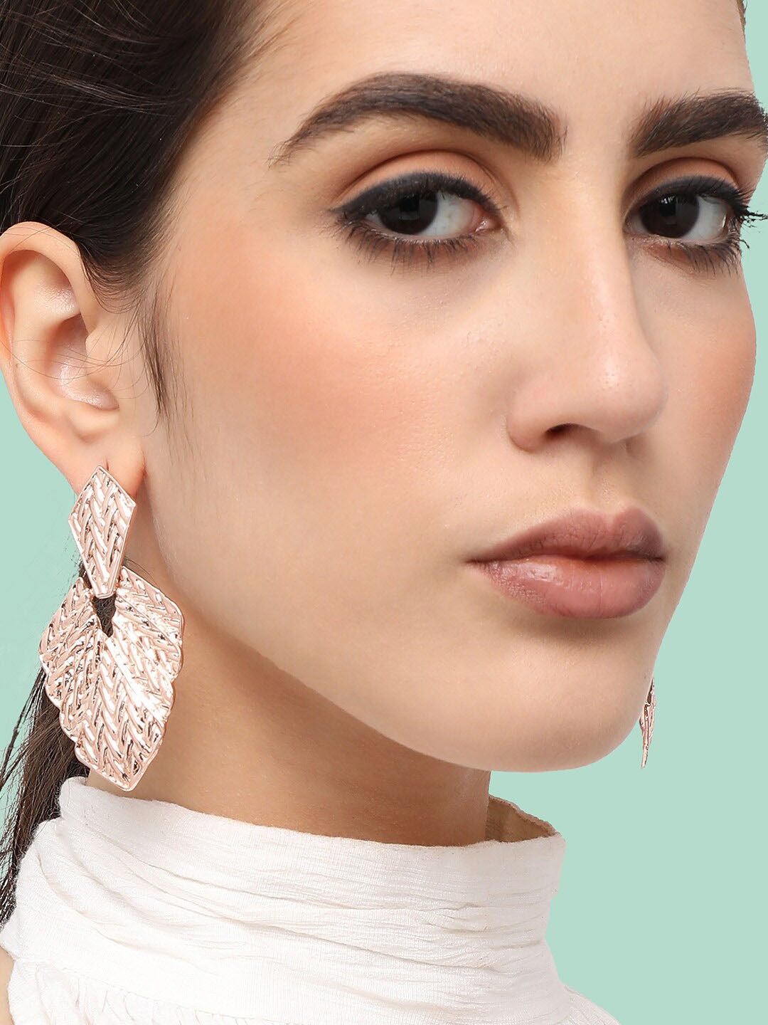 

SOHI Gold-Plated Contemporary Drop Earrings