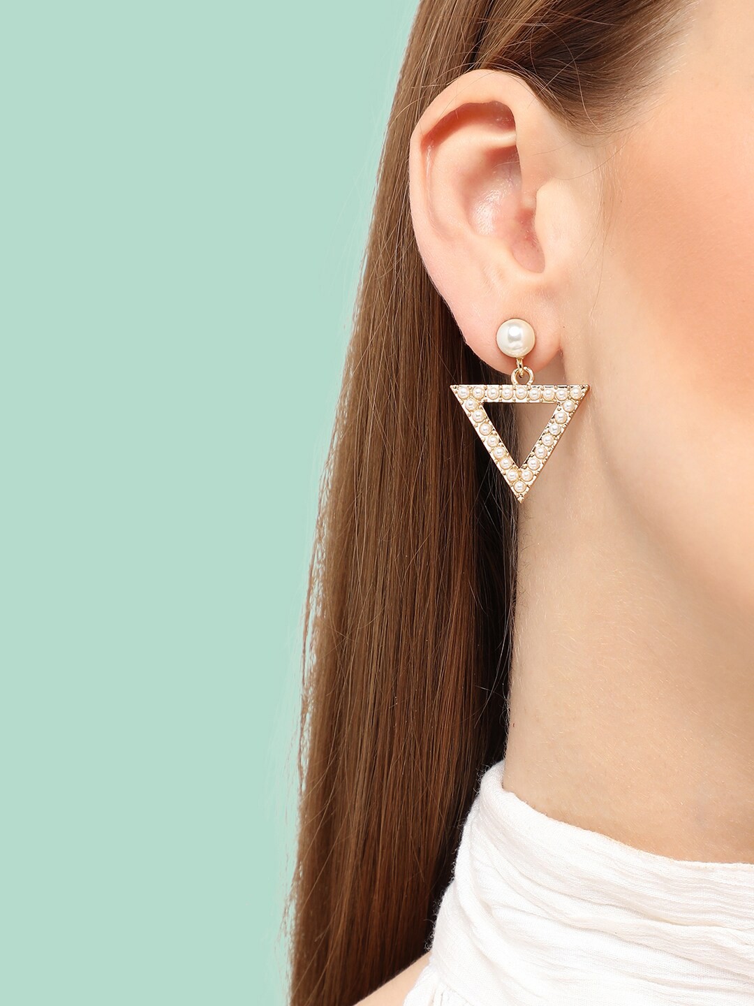 

SOHI Gold-Plated Contemporary Drop Earrings, White