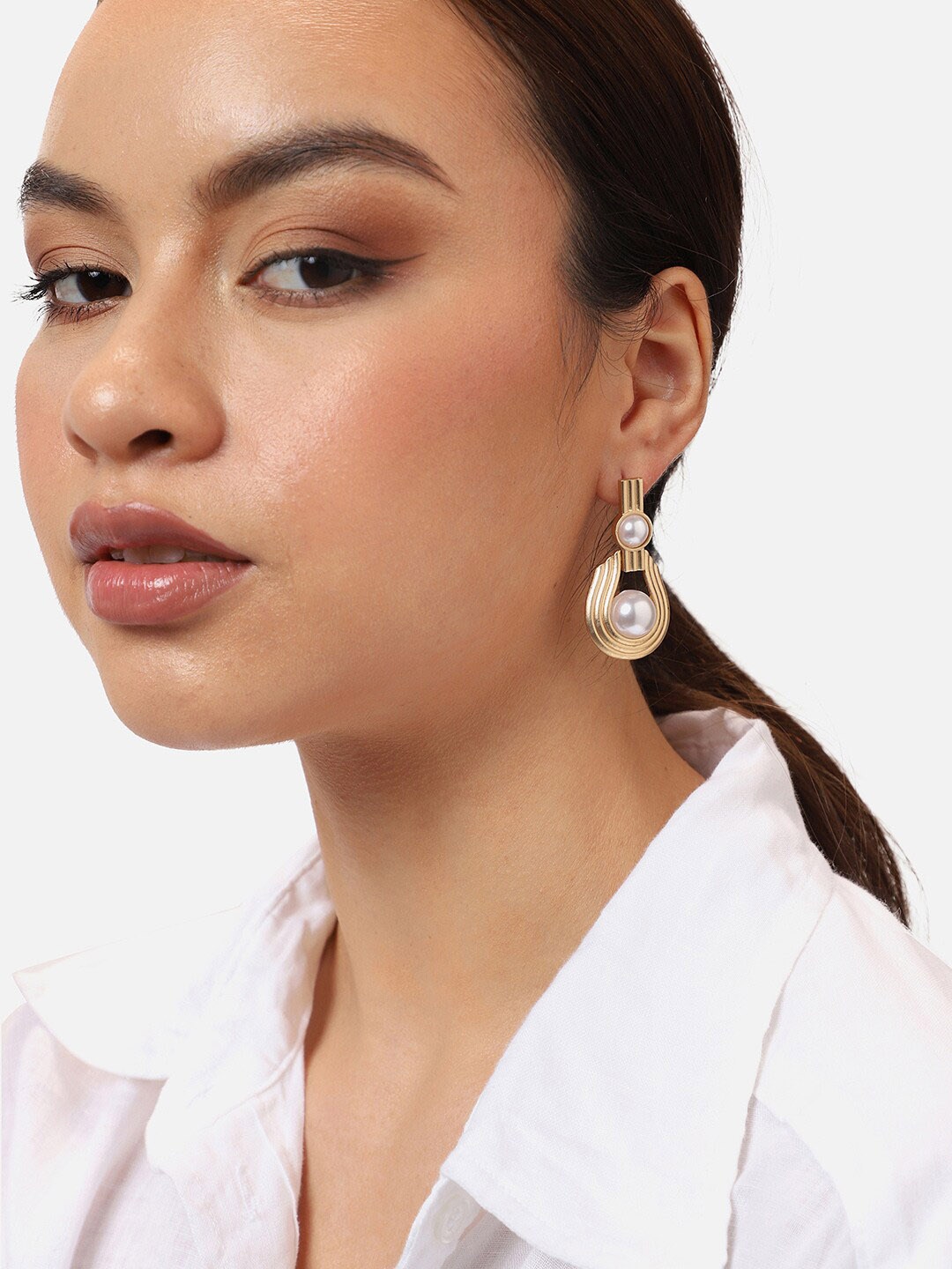 

SOHI Gold-Plated Contemporary Drop Earrings