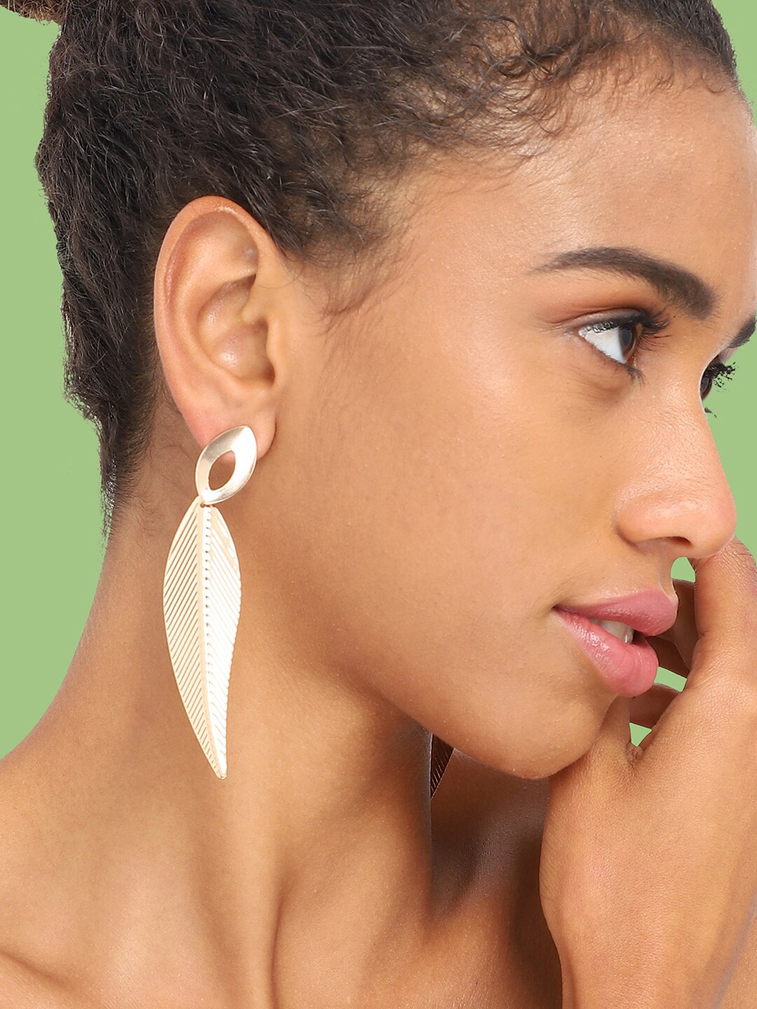 

SOHI Gold-Toned Contemporary Drop Earrings