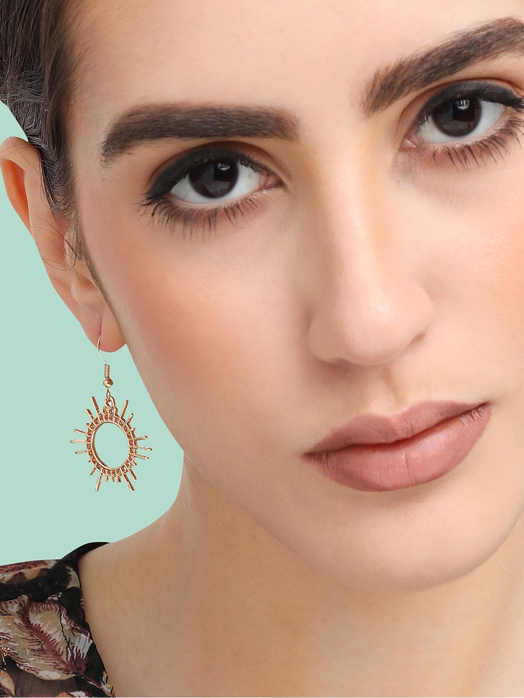 

SOHI Gold-Plated Circular Drop Earrings