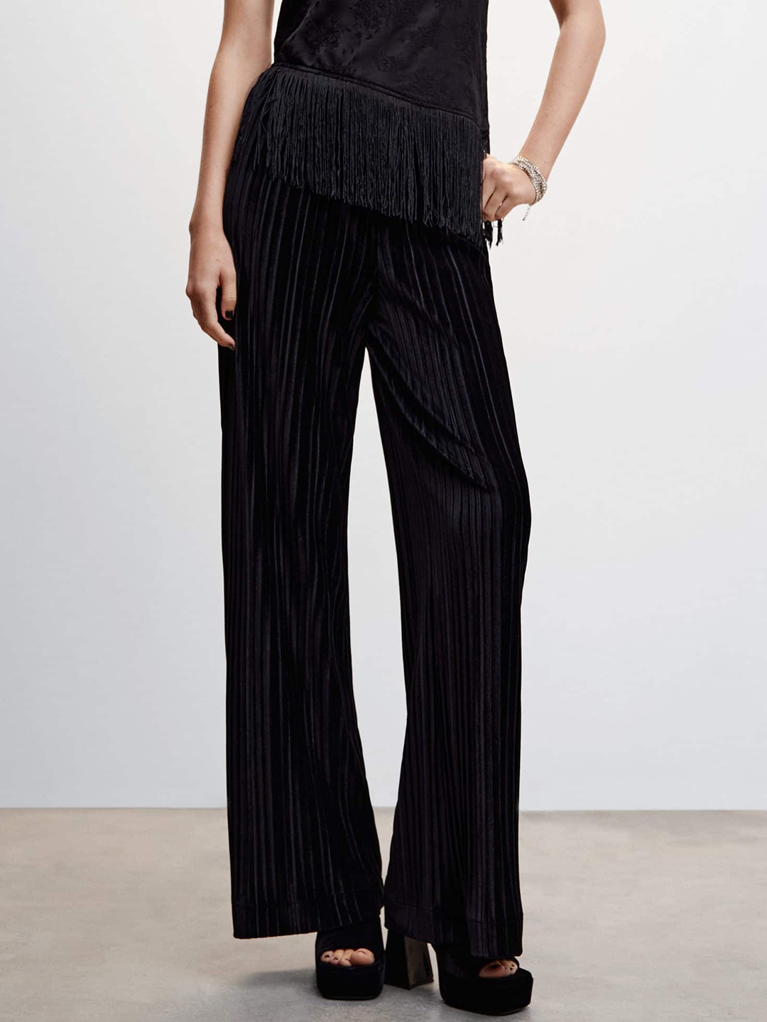 

MANGO Women Regular Fit Pleated Trousers, Black