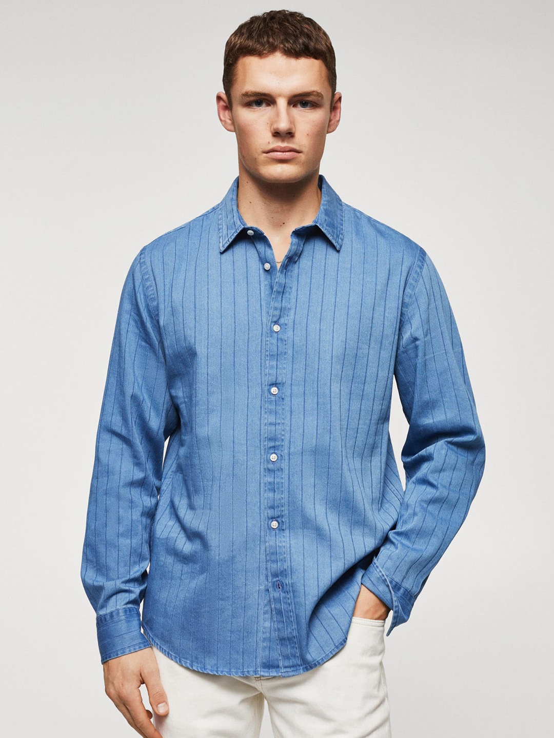 

MANGO MAN Pure Cotton Chambray Self-Striped Casual Shirt, Blue