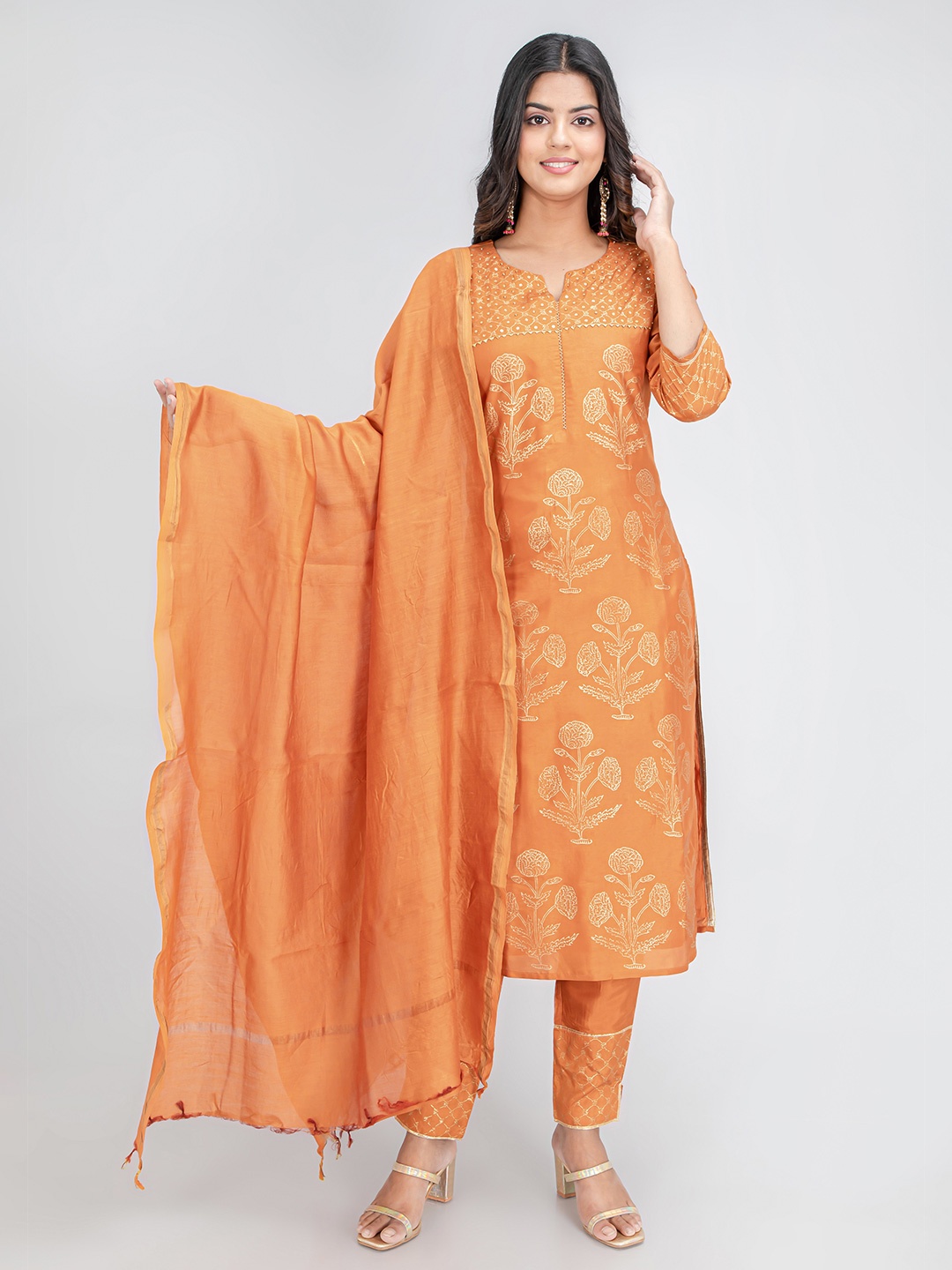 

SUTI Women Floral Printed Kurta With Trousers & Dupatta, Rust