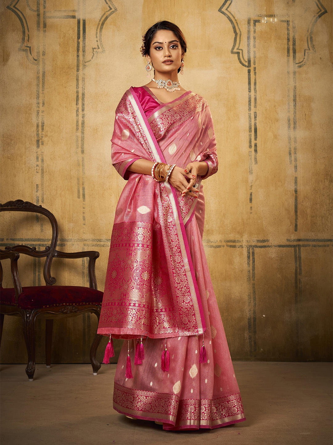 

elora Woven Design Zari Tissue Banarasi Saree, Pink