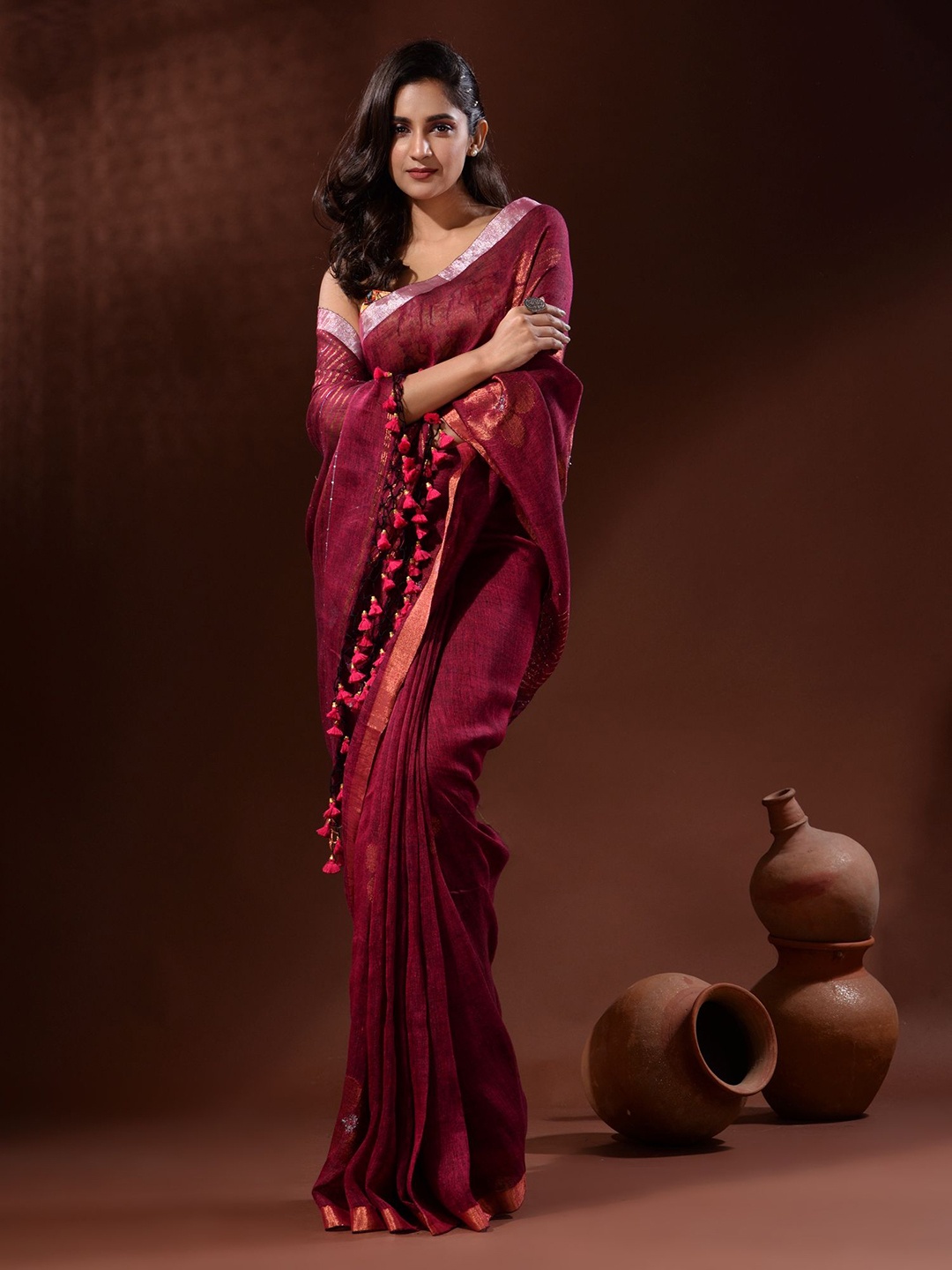 

Charukriti Woven Design Zari Pure Linen Saree, Magenta