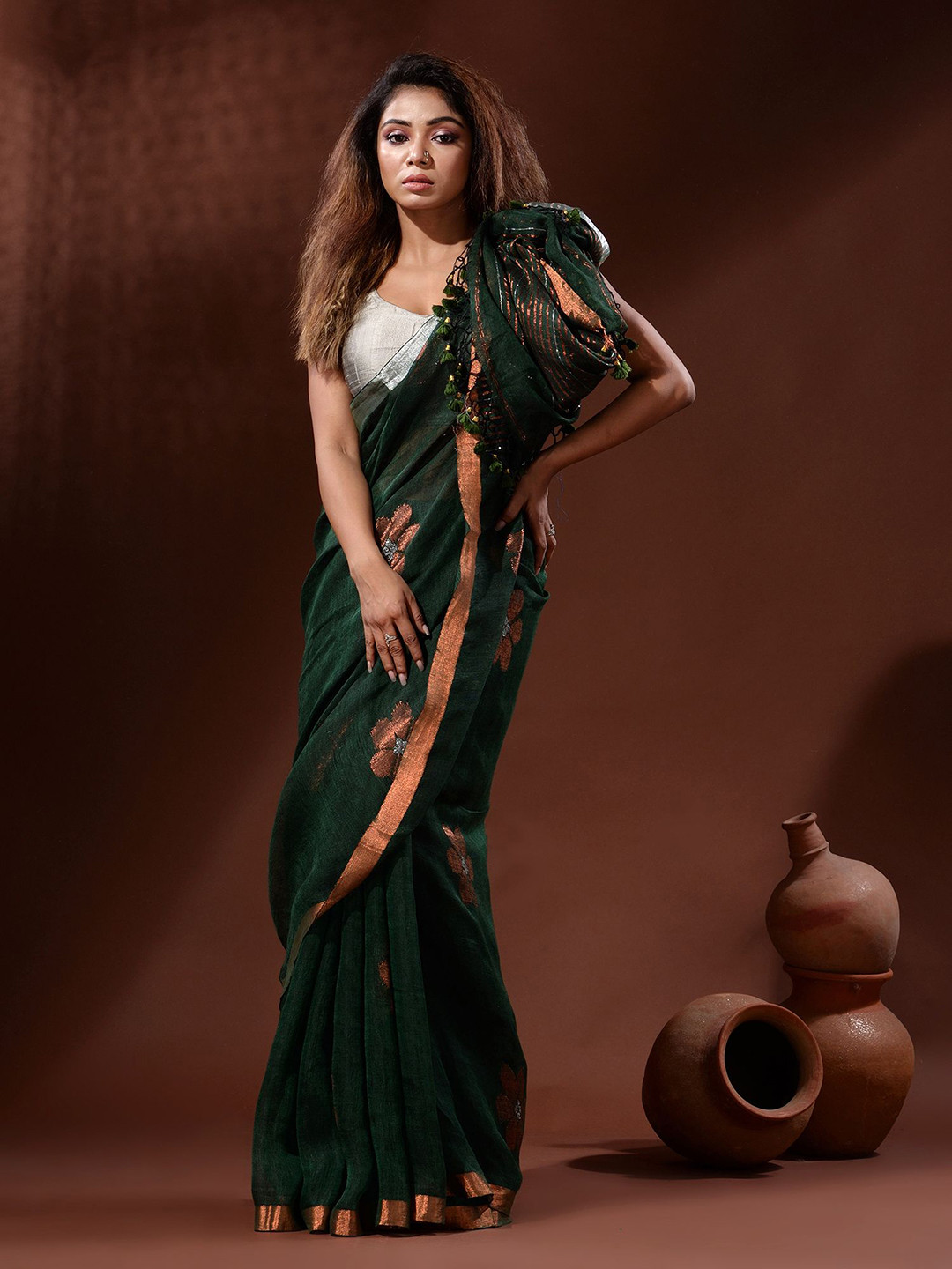 

Charukriti Floral Zari Pure Linen Saree, Green