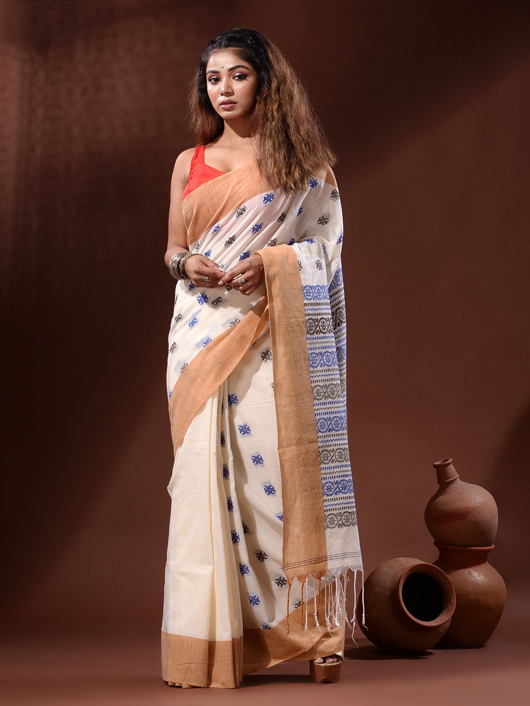 

Charukriti Woven Design Pure Cotton Saree, Off white