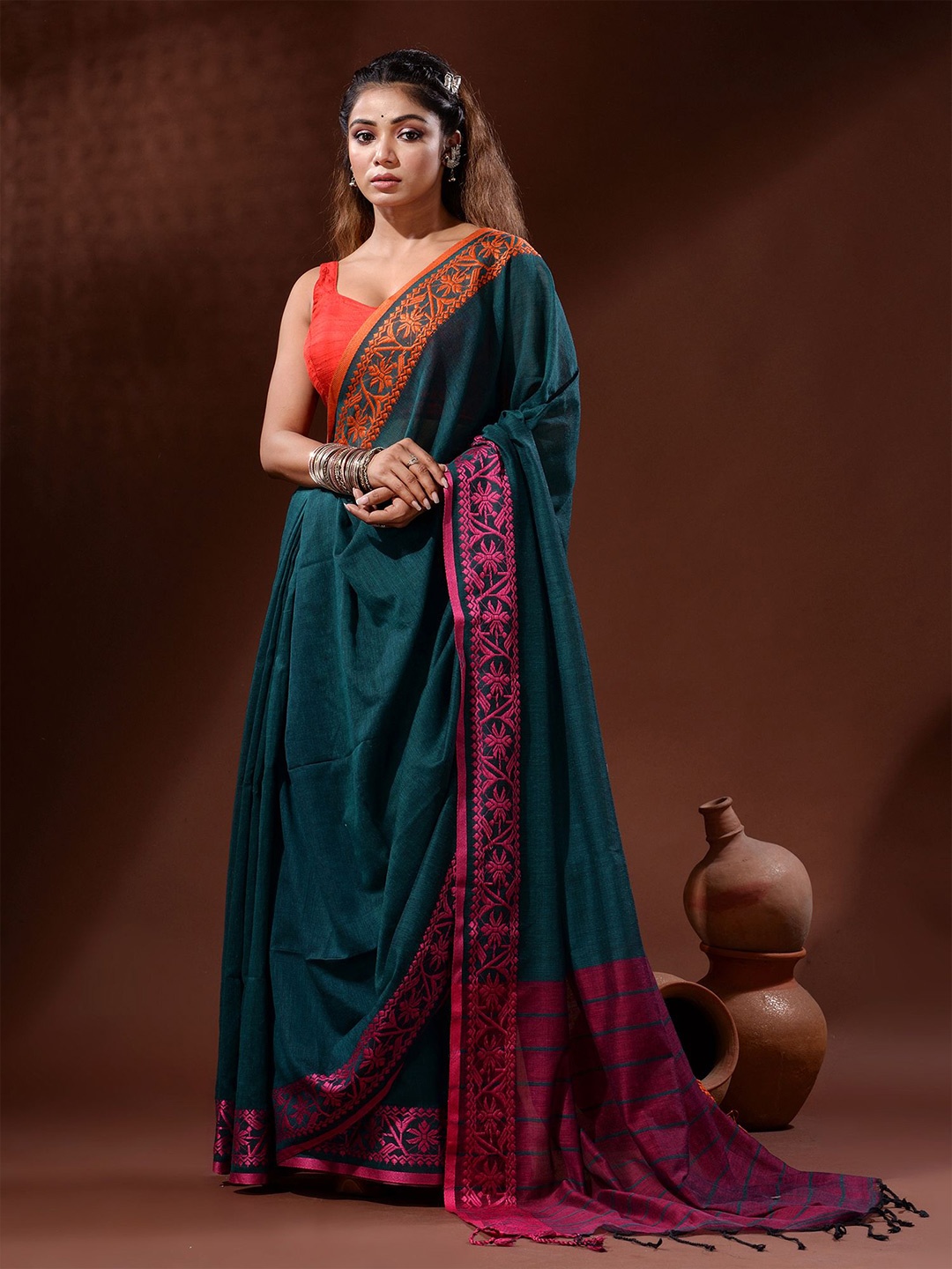 

Charukriti Embroidered Pure Cotton Saree, Teal
