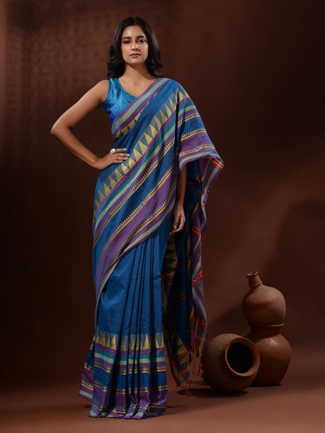 

Charukriti Woven Design Pure Cotton Saree, Blue