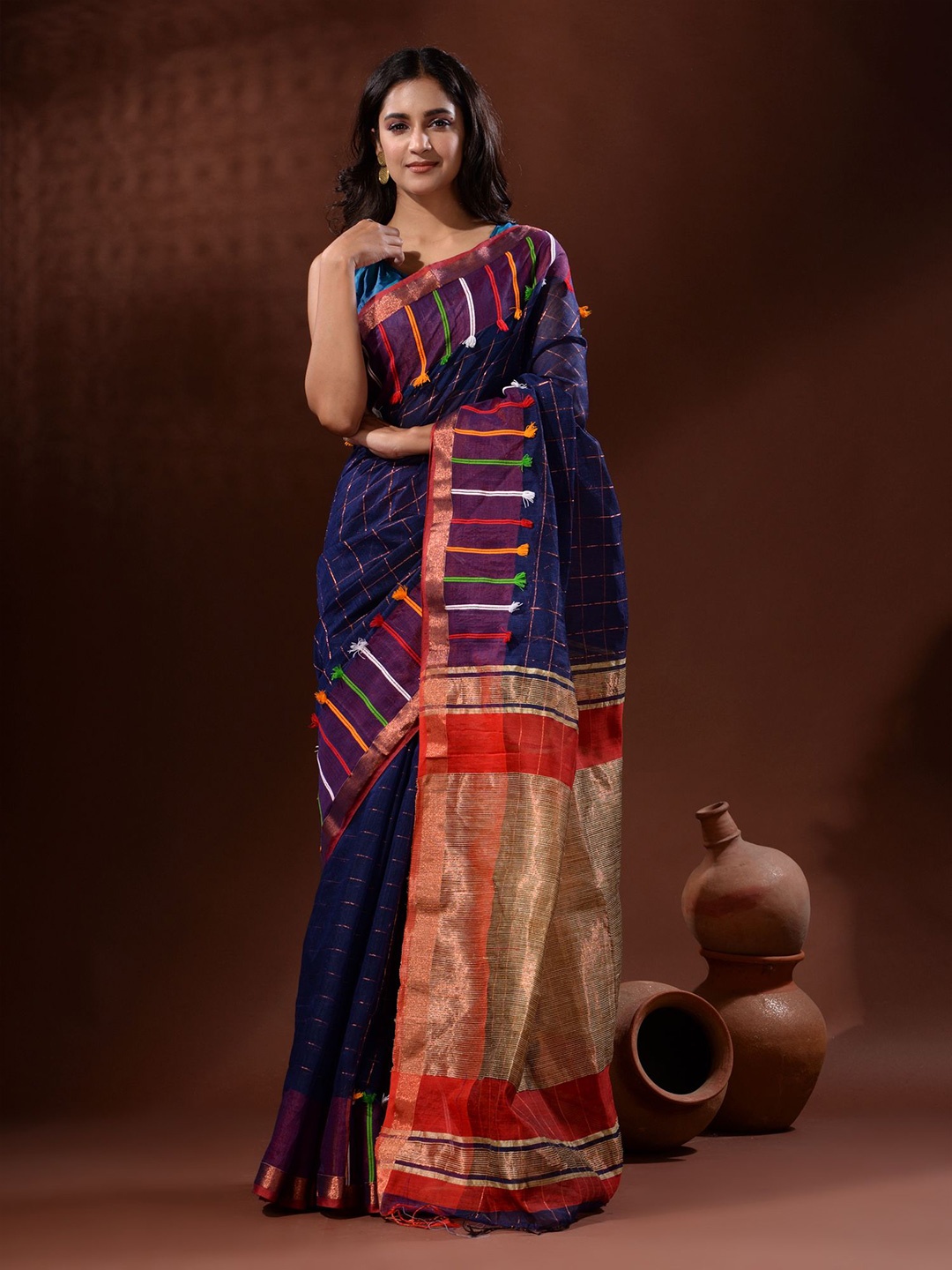 

Charukriti Checked Zari Silk Cotton Saree, Navy blue
