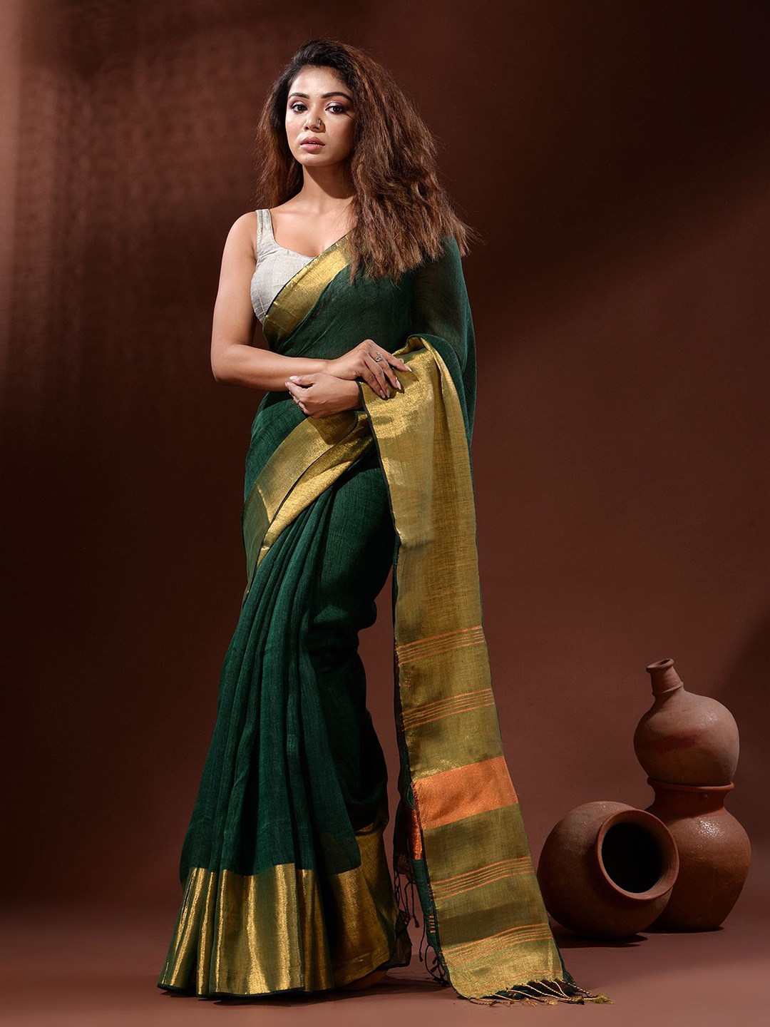 

Charukriti Zari Pure Linen Saree, Green