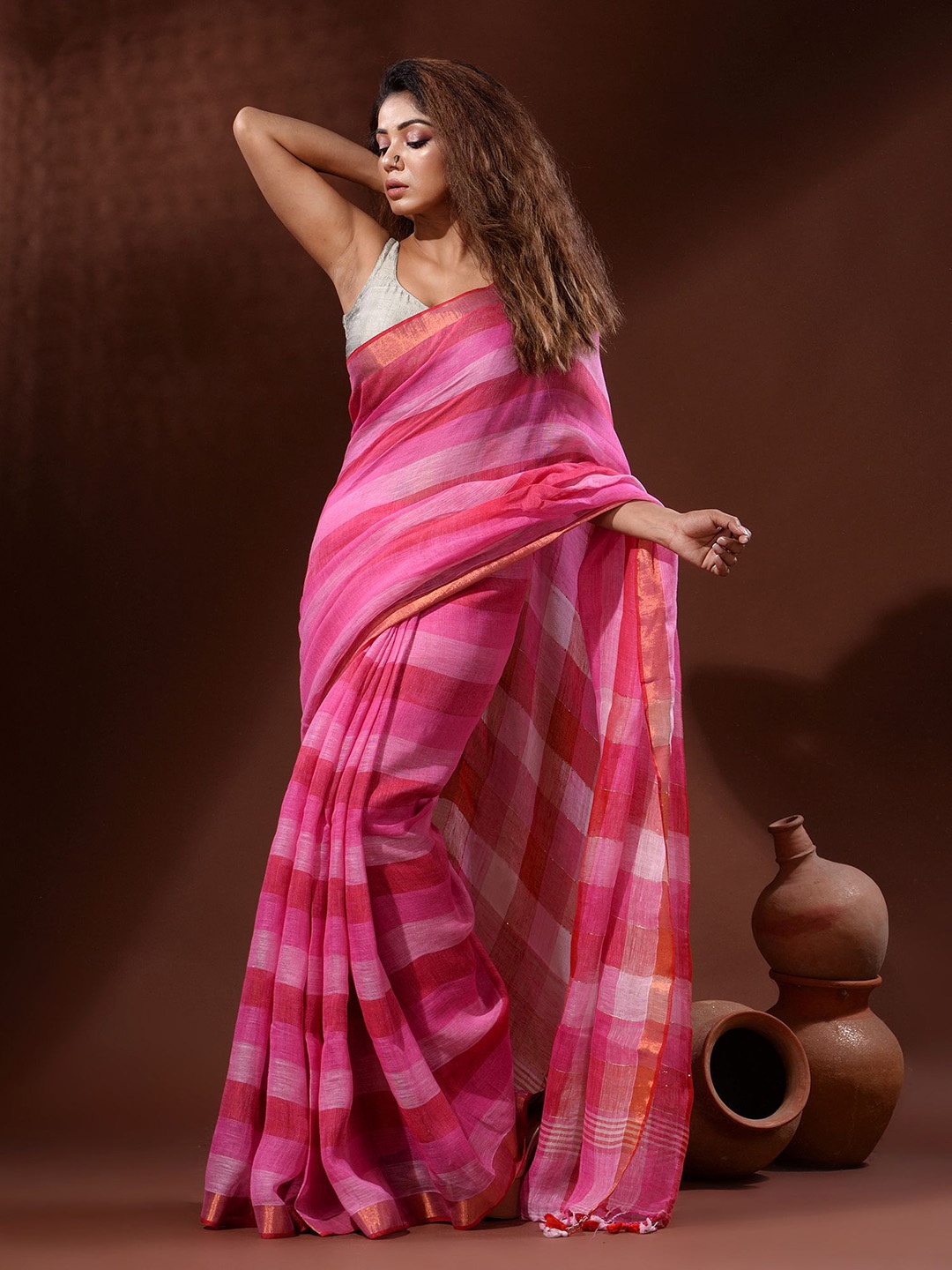 

Charukriti Colourblocked Zari Pure Linen Saree, Pink