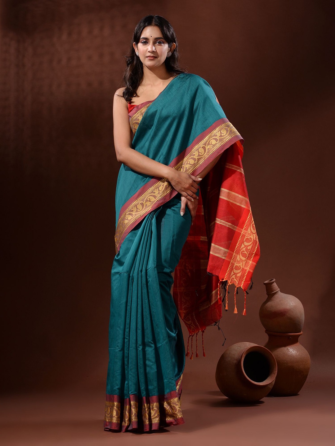 

Charukriti Woven Design Saree With Nakshi Border, Teal