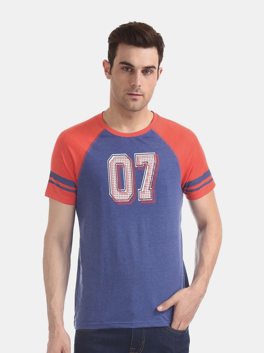 

V-Mart Men Colourblocked Round Neck Cotton T-shirt, Blue
