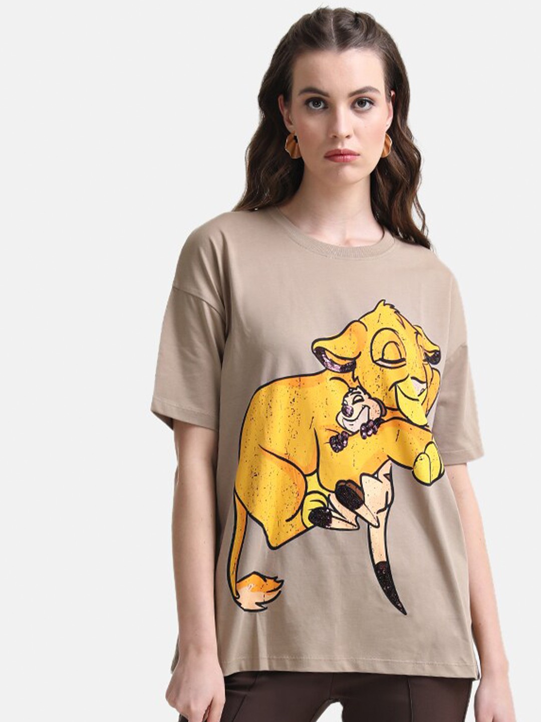 

Kazo Women Lion King Printed Drop-Shoulder Sleeves Disney T-shirt, Brown