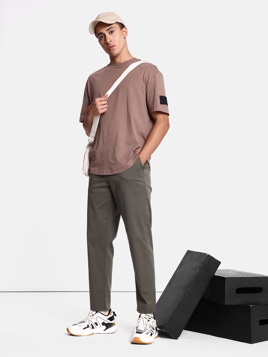 

The Roadster Life Co. Men Charcoal Grey Mid-Rise Pleated The Super Wide Smart Chinos