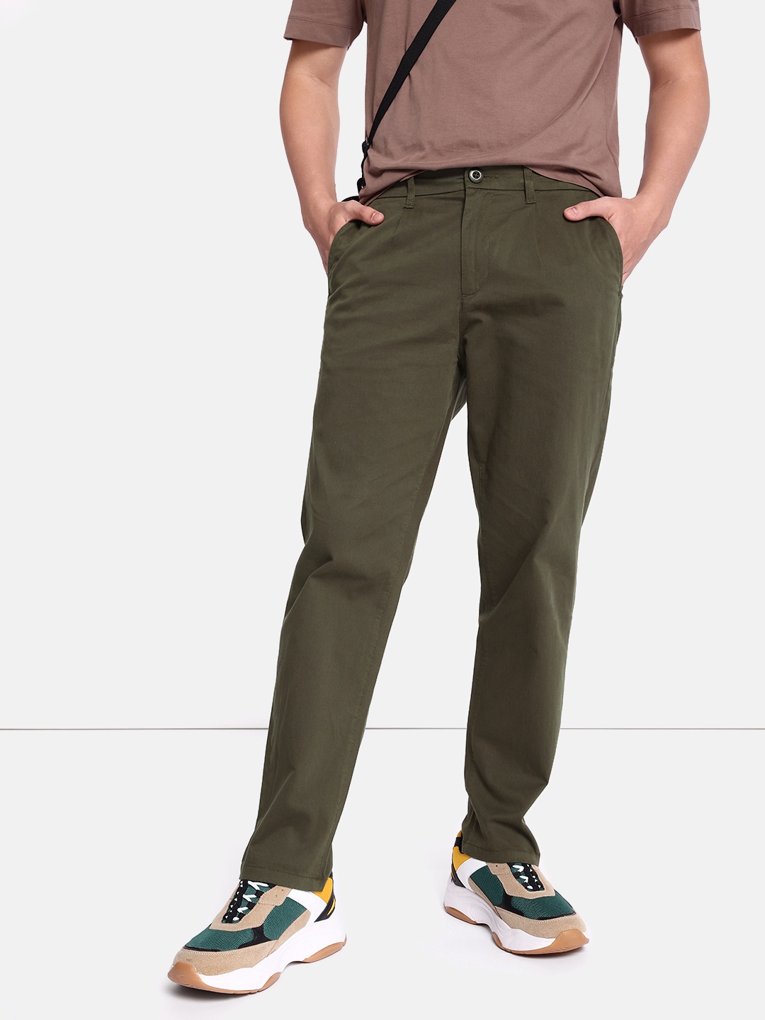 

The Roadster Lifestyle Co. Men Solid Pleated Mid-Rise Chinos Trousers, Olive