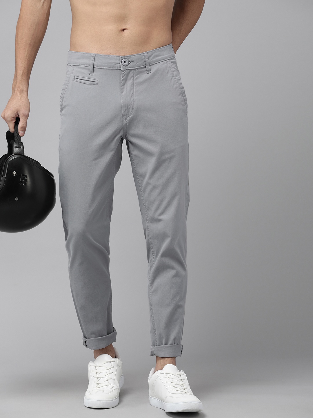 

The Roadster Lifestyle Co. Men Tapered Fit Regular Trousers, Grey