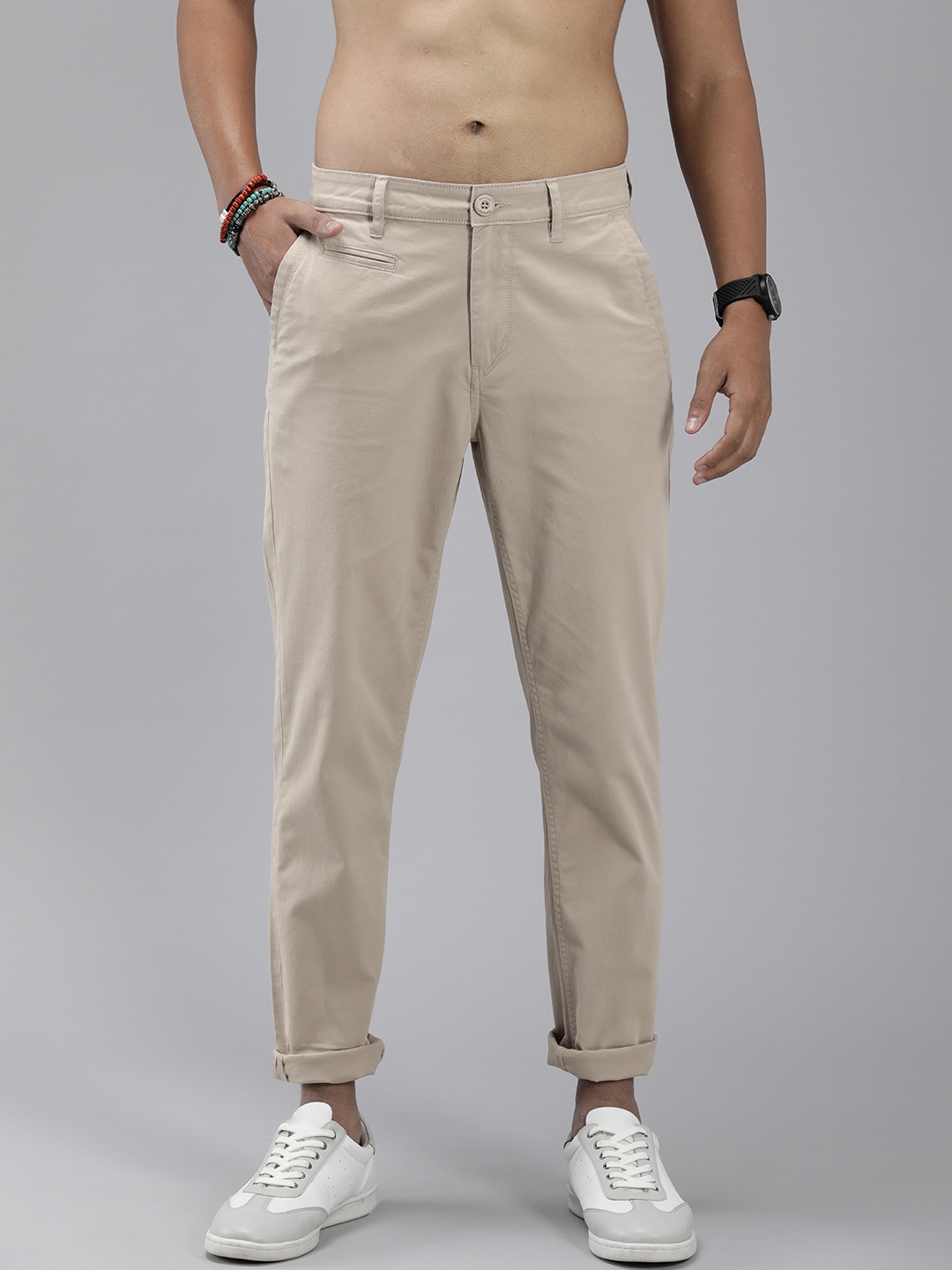 

The Roadster Lifestyle Co. Men Slim Fit Low-Rise Trousers, Taupe
