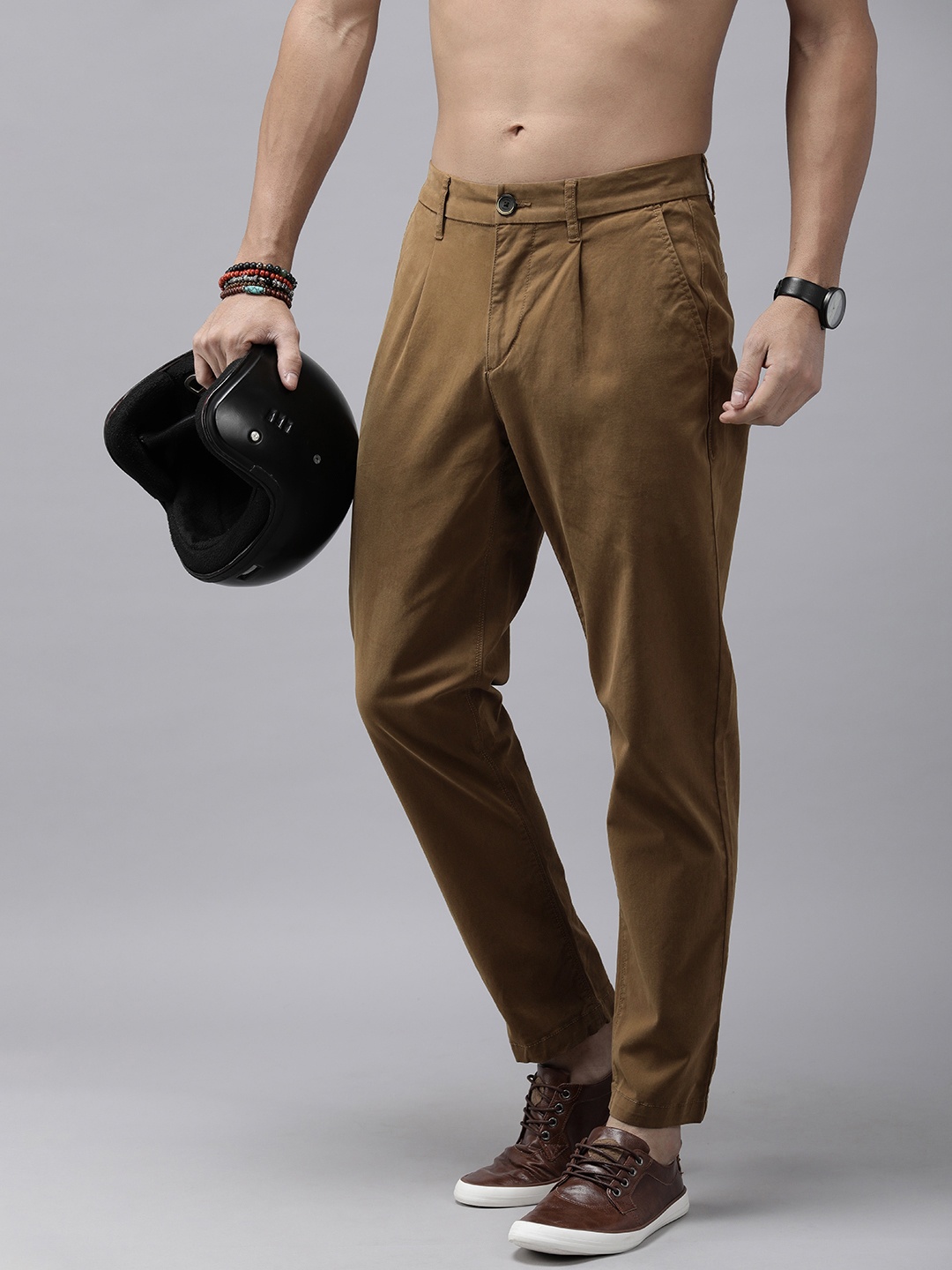 

The Roadster Lifestyle Co. Men Solid Relaxed Fit Pleated Chinos Trousers, Brown