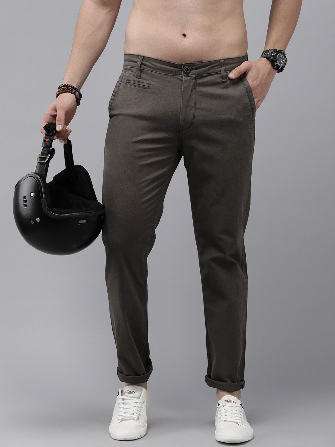 

The Roadster Lifestyle Co. Men Flat Front Mid Rise Slim Fit Trousers, Grey