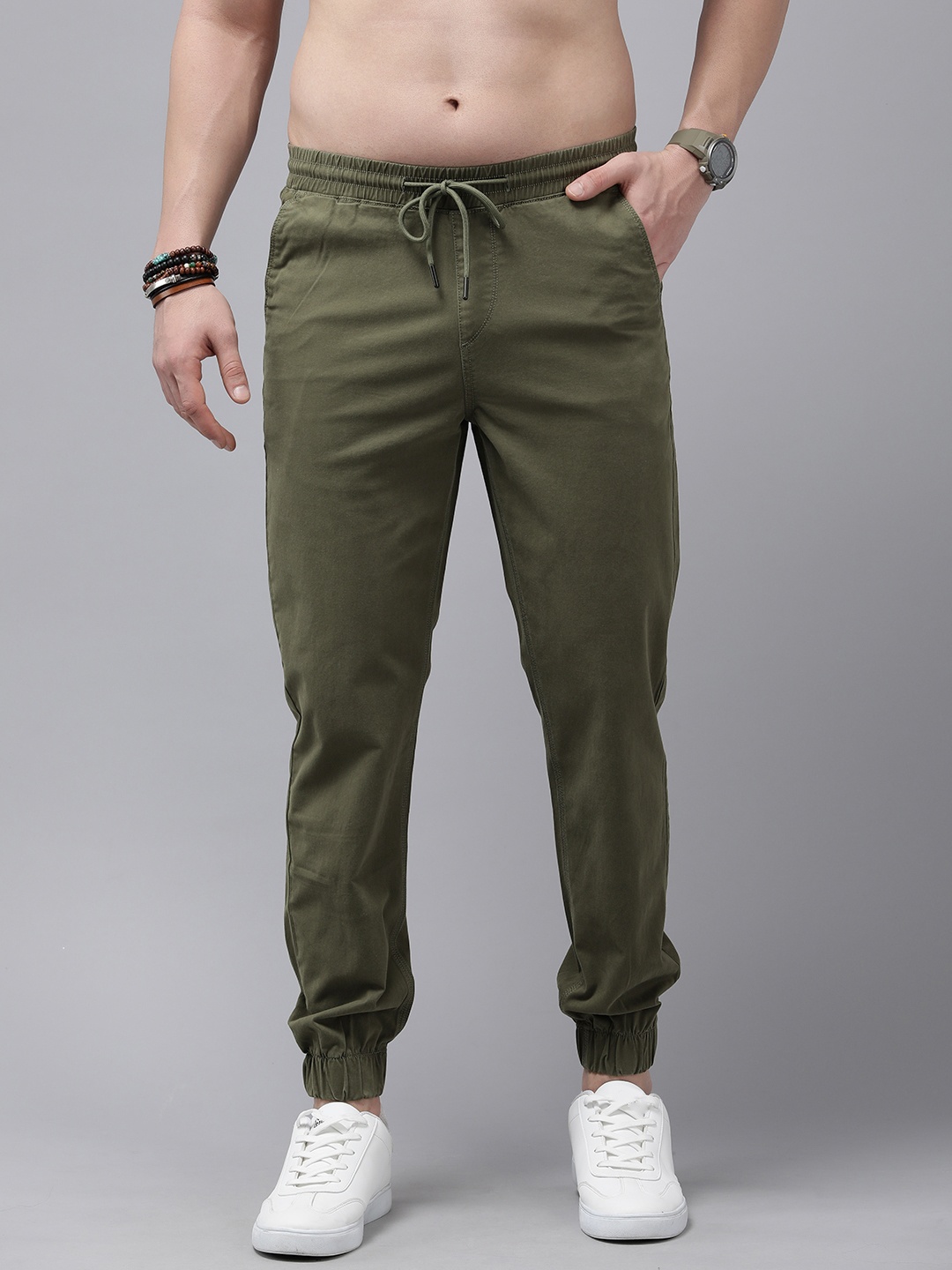 

The Roadster Lifestyle Co. Men Joggers Trousers, Olive