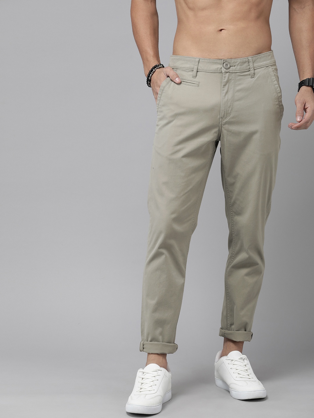 

The Roadster Lifestyle Co. Men Tapered Fit Regular Trousers, Grey