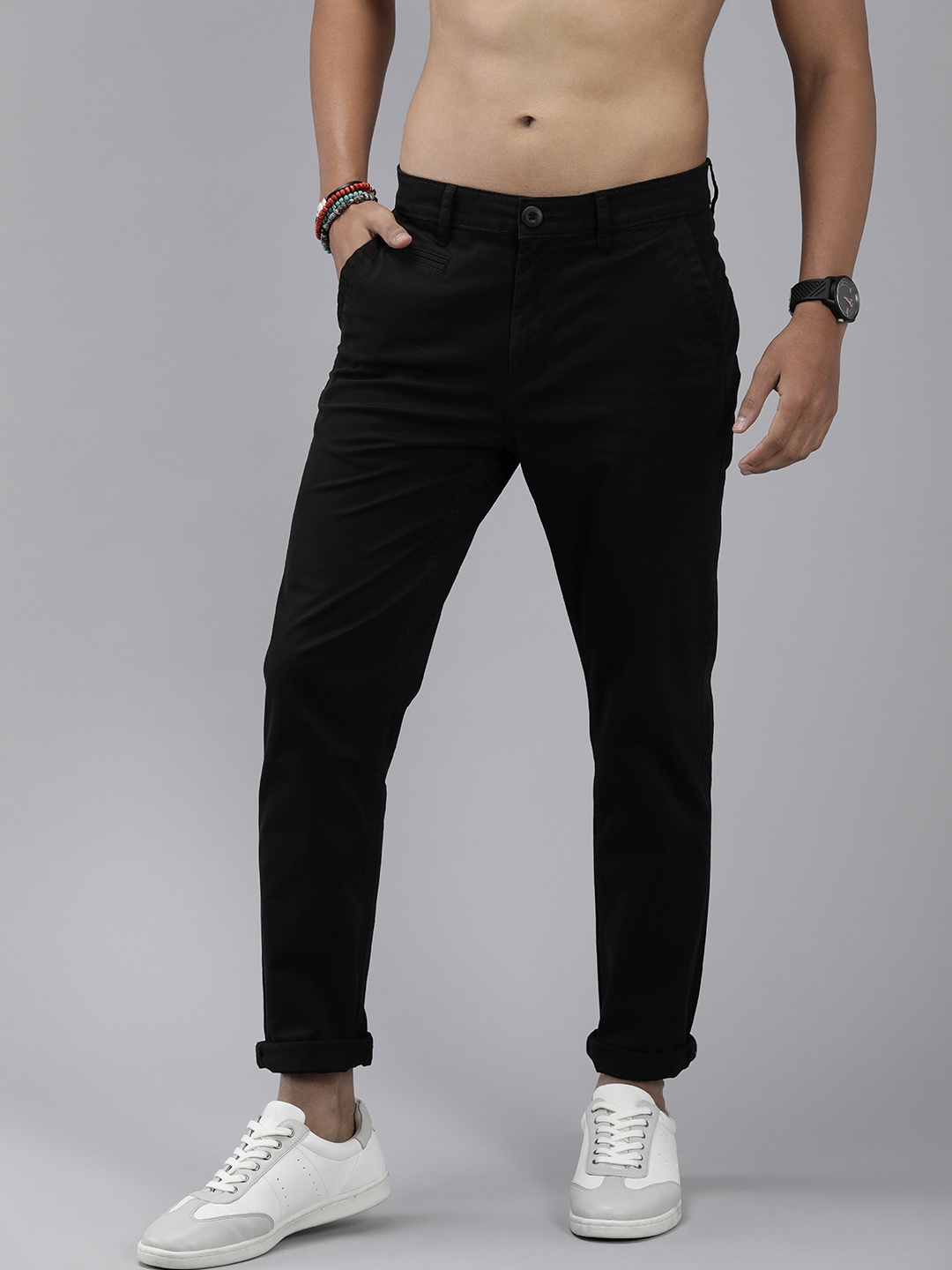 

The Roadster Lifestyle Co. Men Slim Fit Low-Rise Trousers, Black