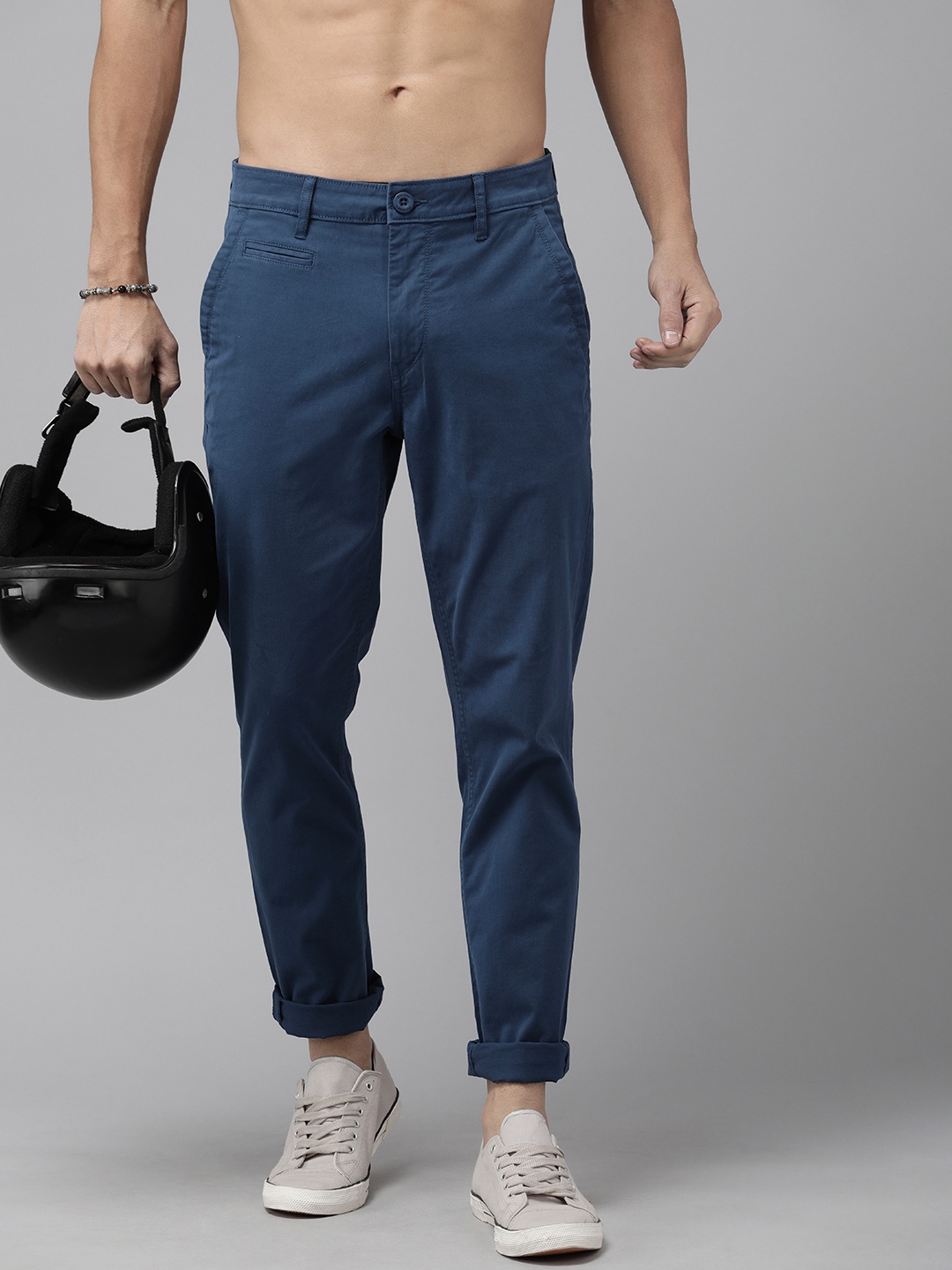 

The Roadster Lifestyle Co. Men Tapered Fit Regular Trousers, Blue