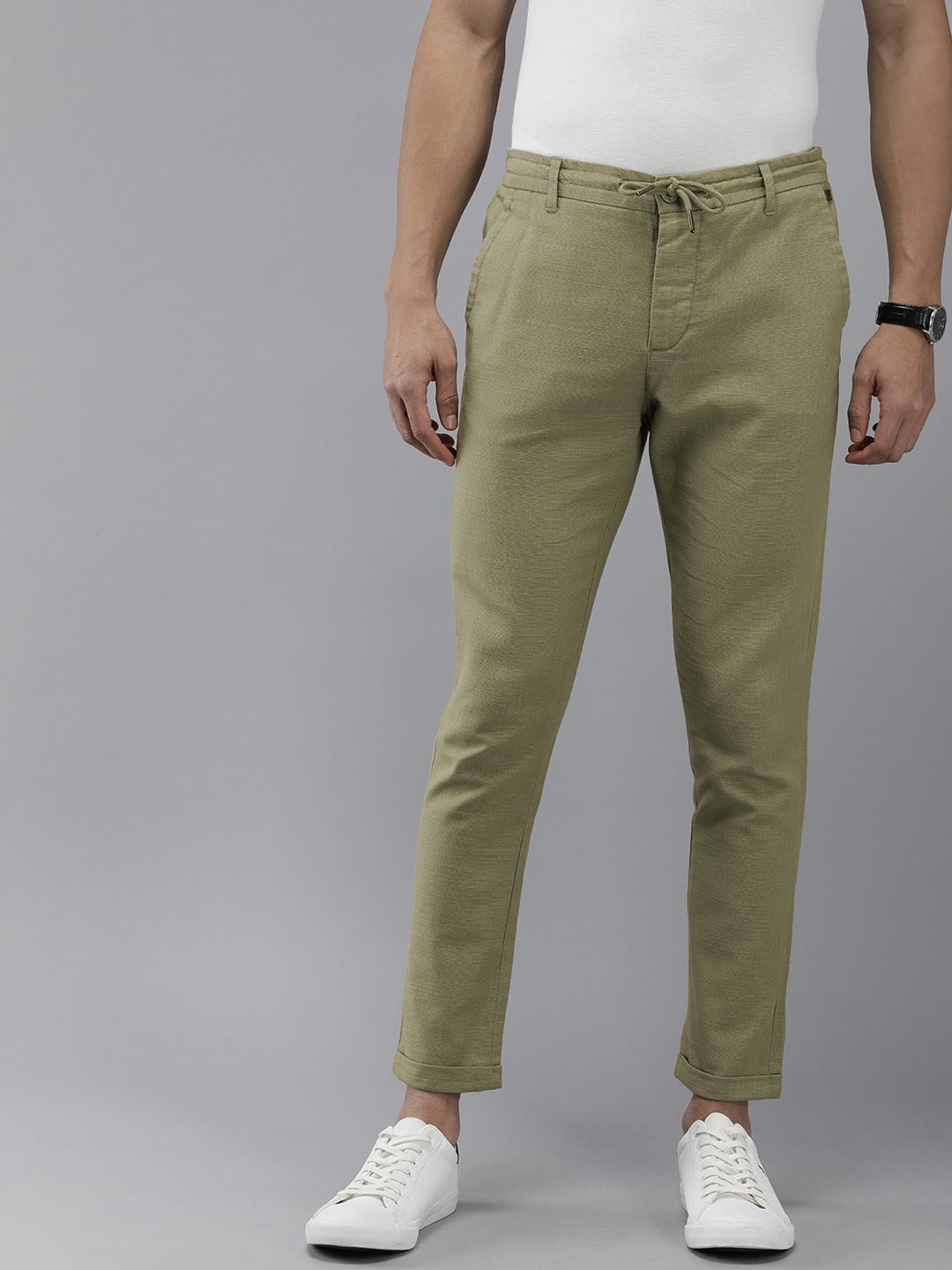 

THE BEAR HOUSE Men Ardor Edition Mid-Rise Tapered Fit Chinos, Green