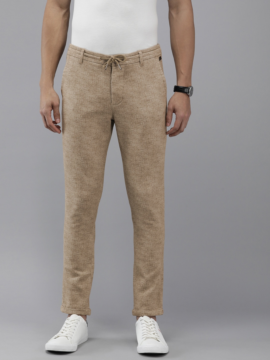 

THE BEAR HOUSE Men Ardor Edition Mid-Rise Tapered Fit Chinos, Beige