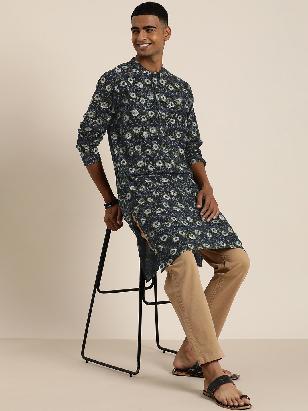 

Taavi Indigo Soiree Floral Printed Kurta, Navy blue