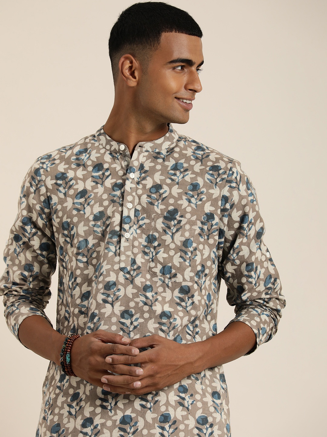 

Taavi Men Ethnic Motifs Printed Regular Indigo Kurta With Solid Trousers, Grey