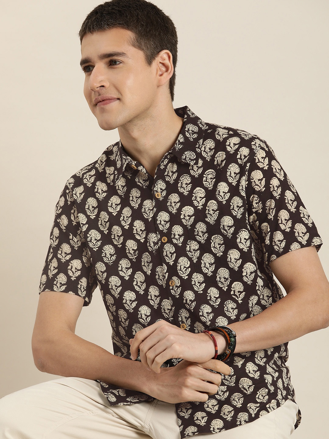 

Taavi Men Bagru Pure Cotton Floral Printed Casual Shirt, Black