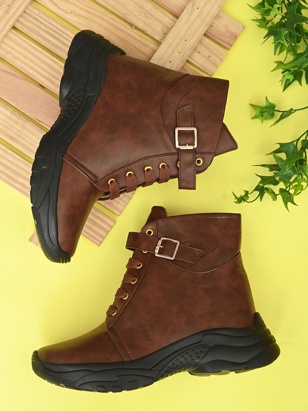 

BOOTCO Women Mid-Top Light Weight Regular Boots, Brown