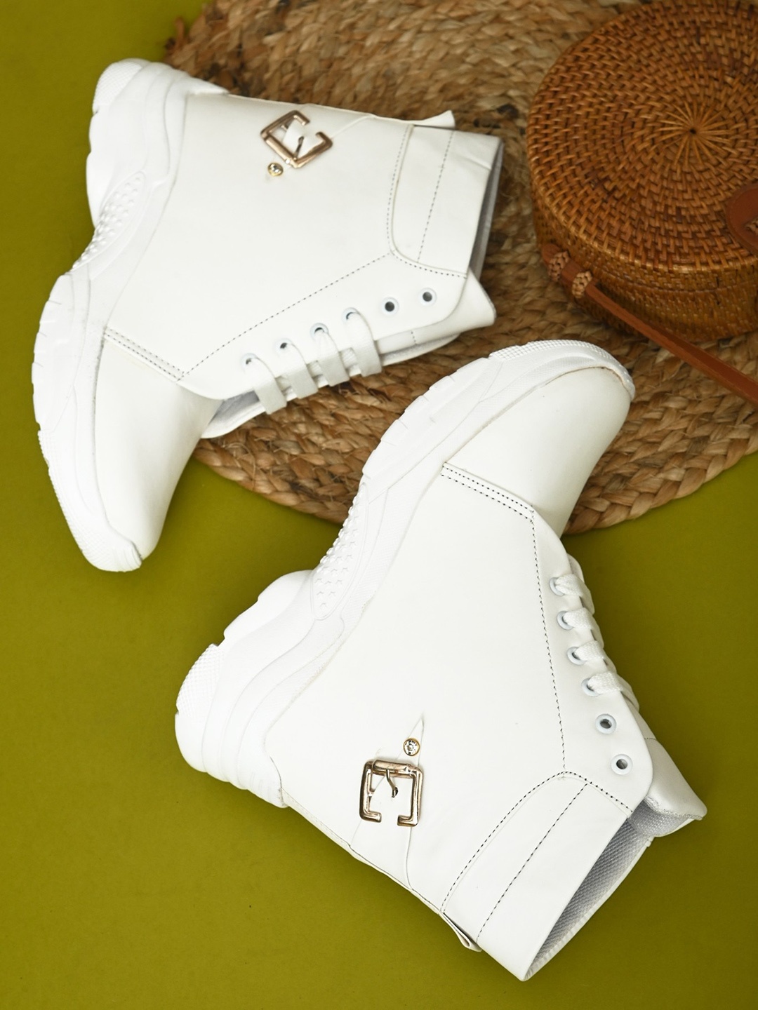 

BOOTCO Women Mid-Top Light Weight Regular Boots, White