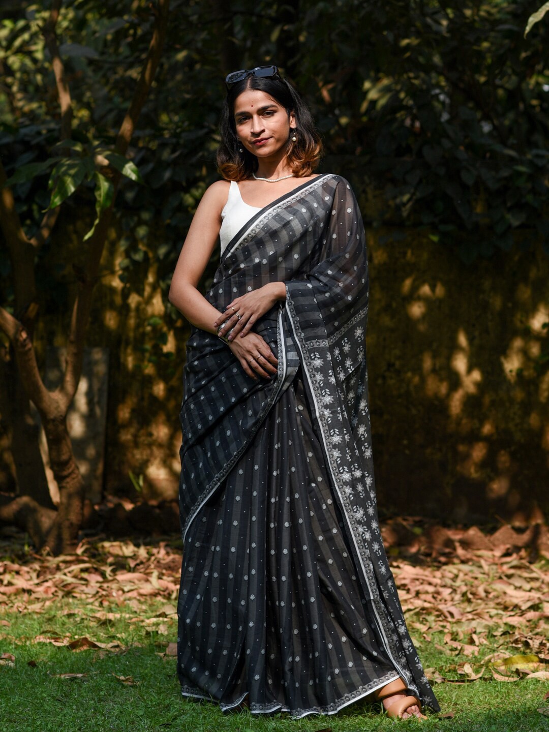 

Suta Floral Printed Pure Cotton Saree, Black