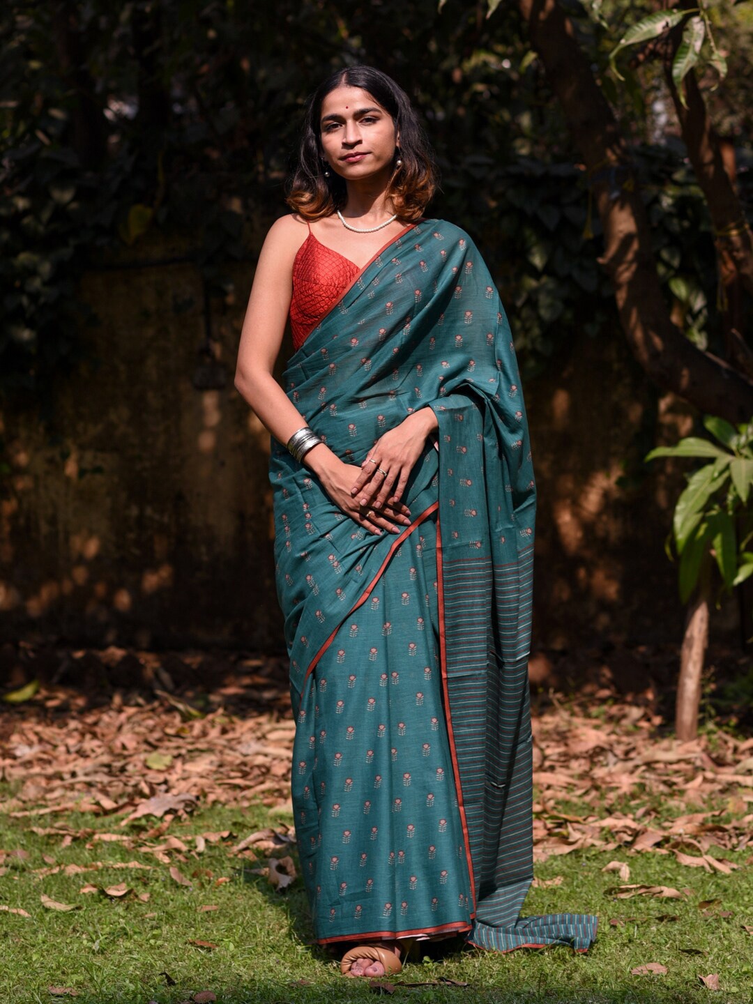 

Suta Floral Printed Pure Cotton Saree, Teal