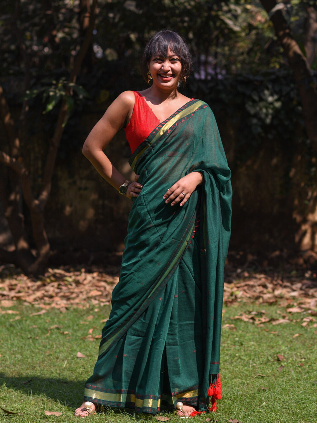 

Suta Woven Design Zari Pure Cotton Saree, Green