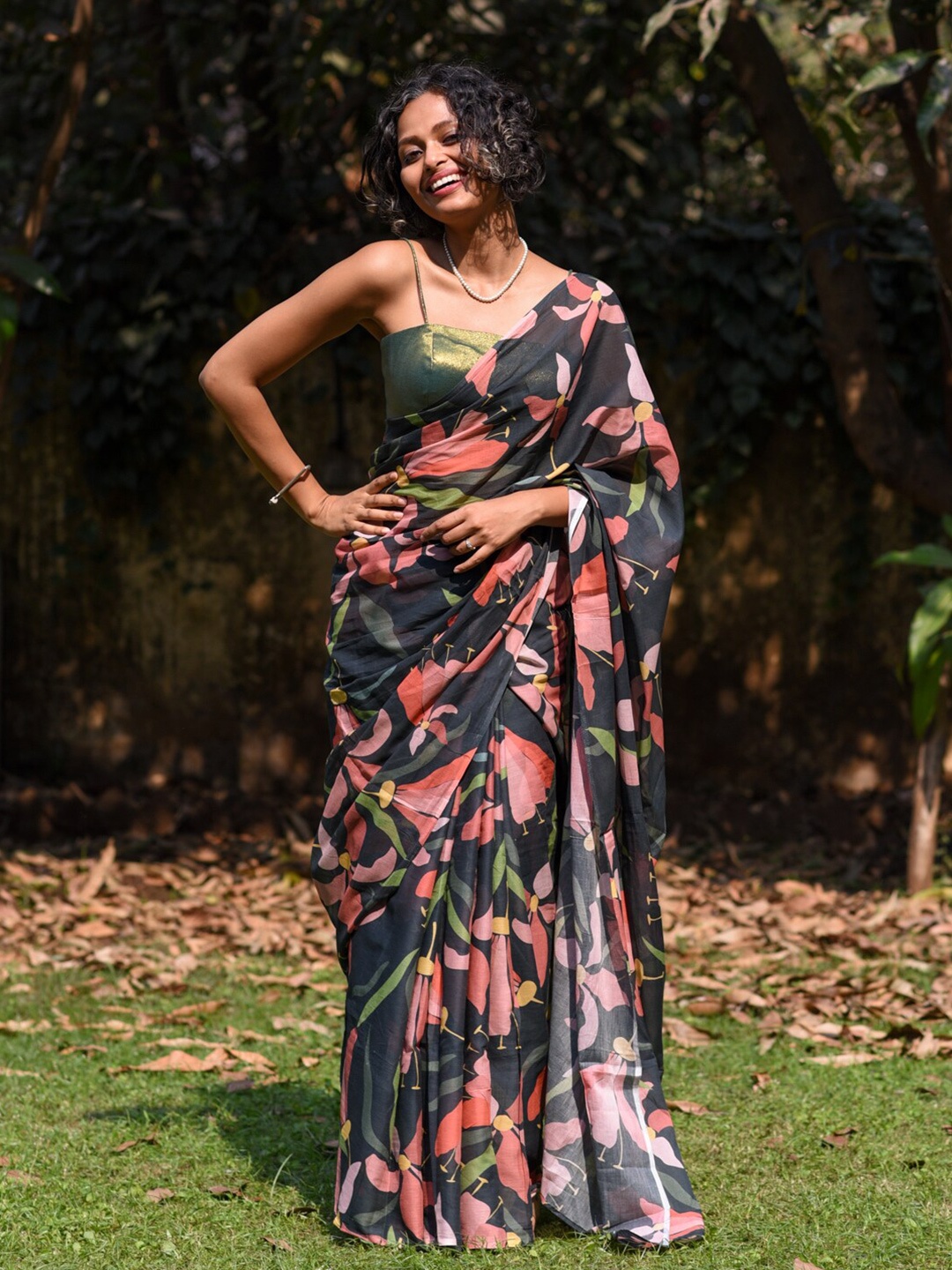 

Suta Floral Pure Cotton Saree, Grey