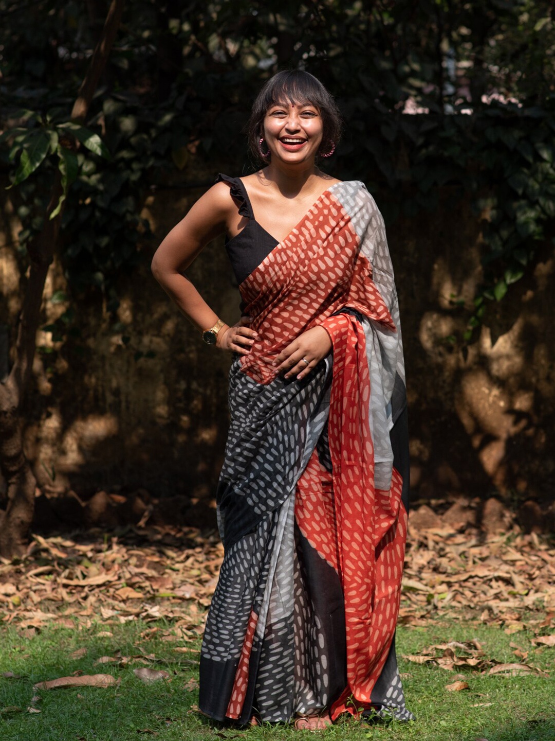 

Suta Abstract Printed Pure Cotton Saree, Black