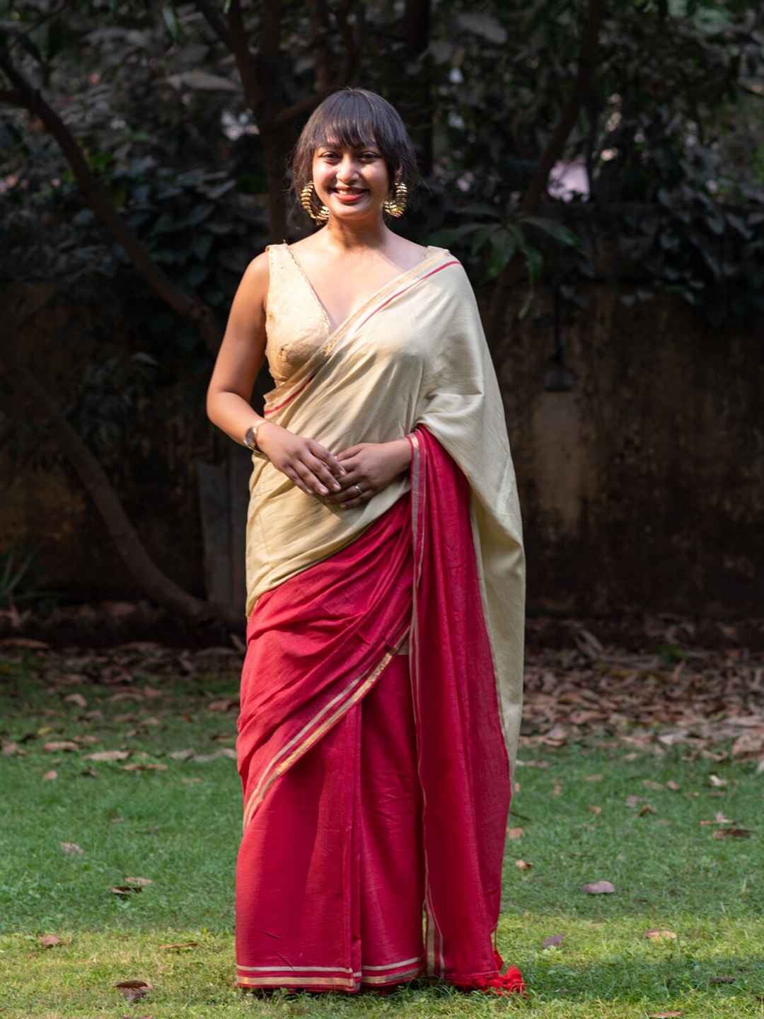 

Suta Cotton Blend Colourblocked Saree, Red