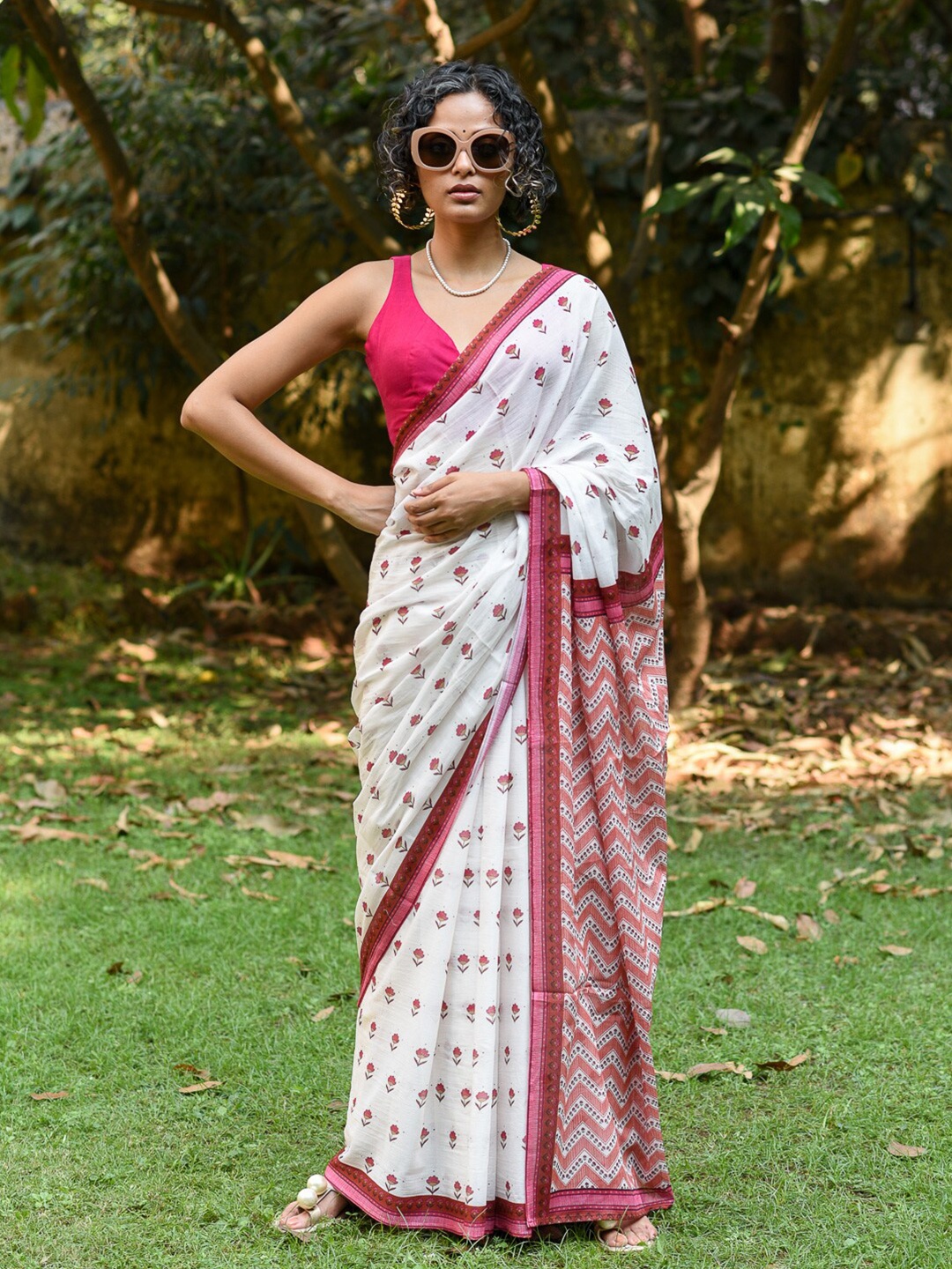 

Suta Floral Pure Cotton Saree, White