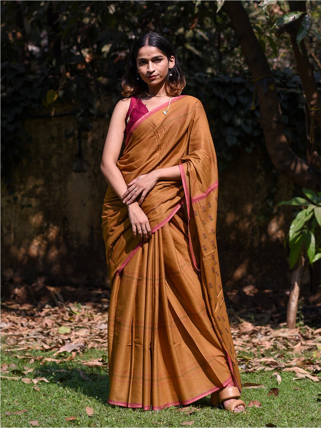 

Suta Floral Pure Cotton Saree, Mustard