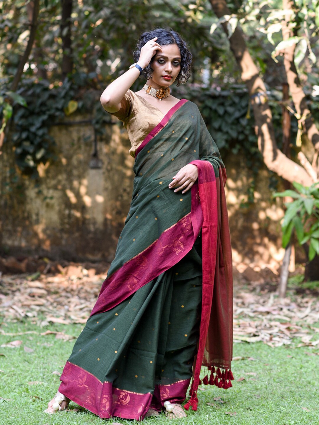 

Suta Woven Design Zari Pure Cotton Saree, Green