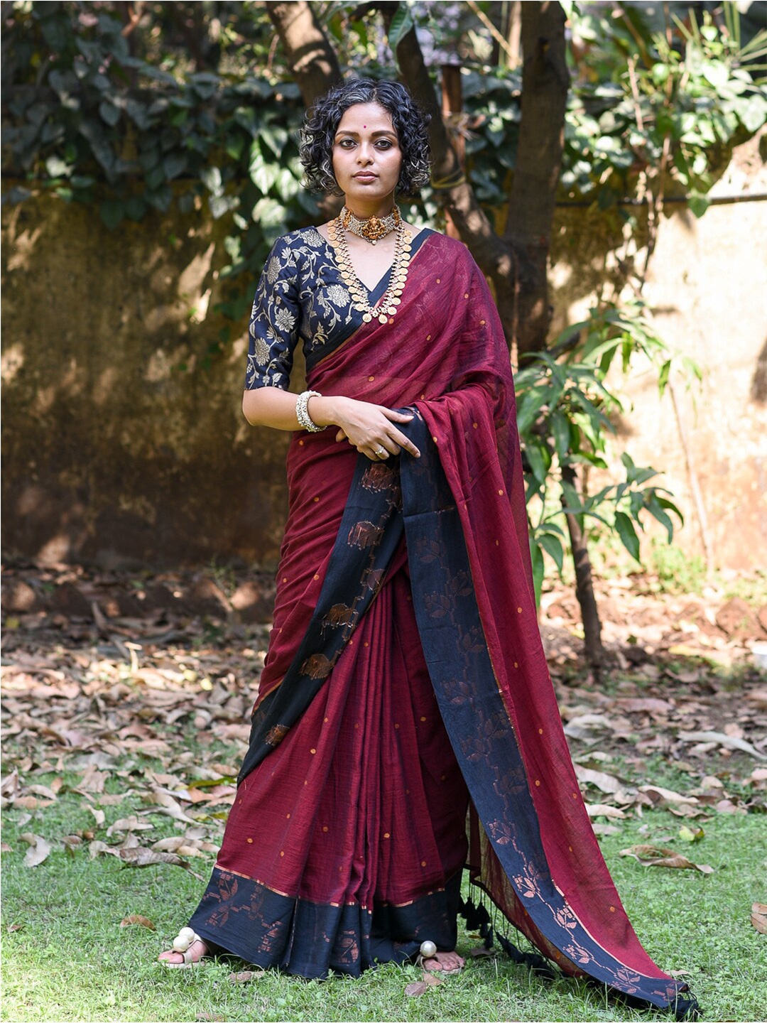 

Suta Woven Design Zari Pure Cotton Saree, Maroon